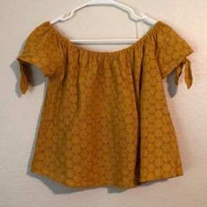 Shoulder style blouse